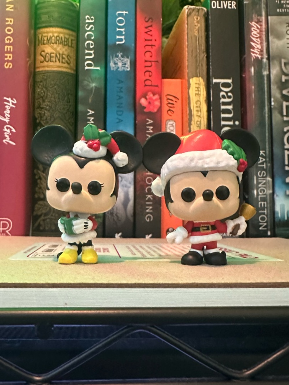 Funko Mini’s- Christmas Mickey and Minnie - Picture 1 of 2